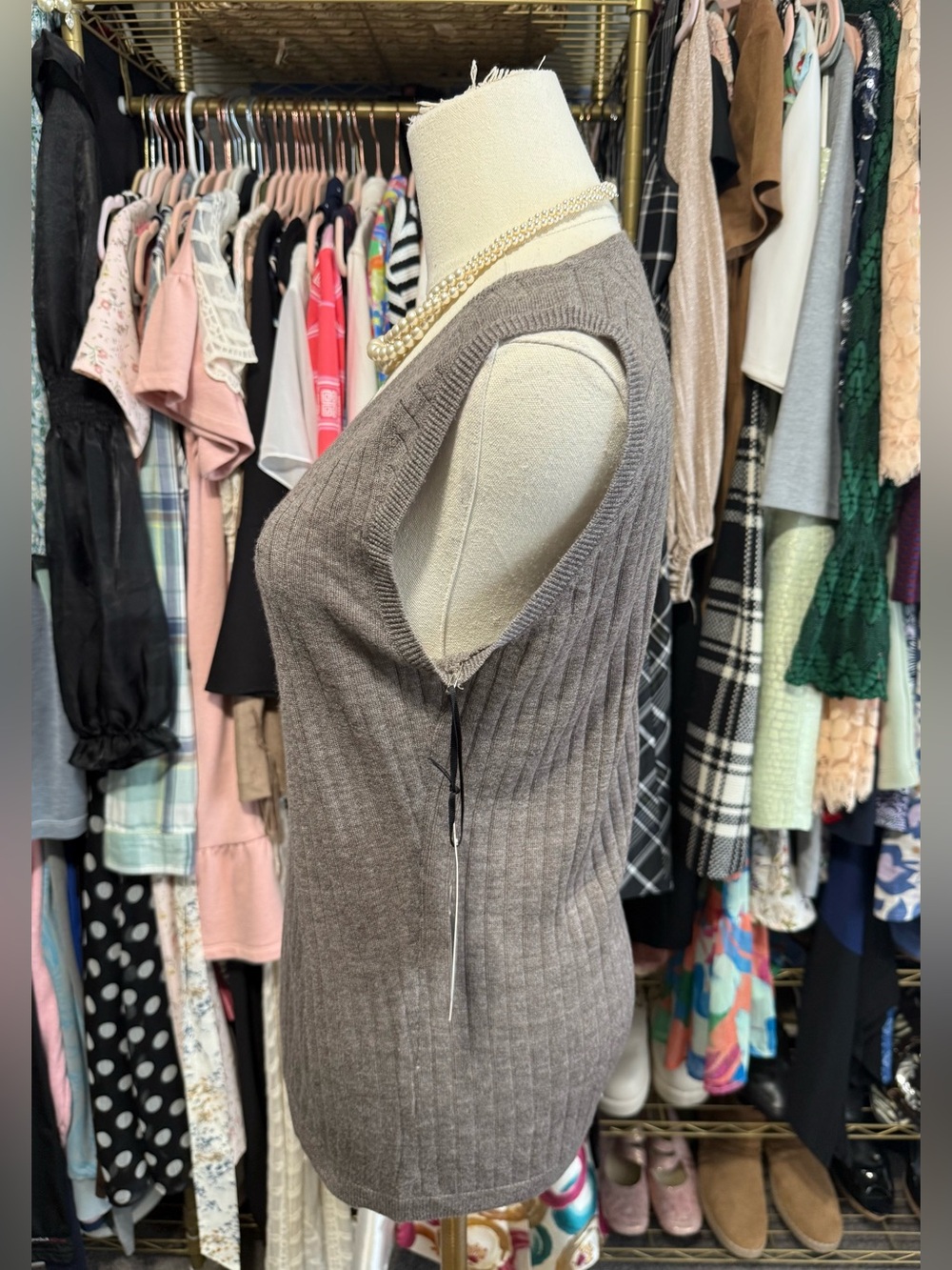 Worth New York Heather Lager Ribbed V-Neck Sweater Tank M - Picture 3 of 10